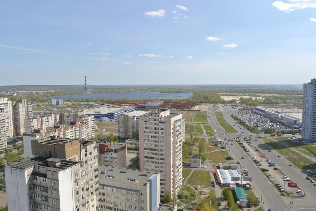 Panoramic View Apartment Poznyaky Kiev Exterior foto